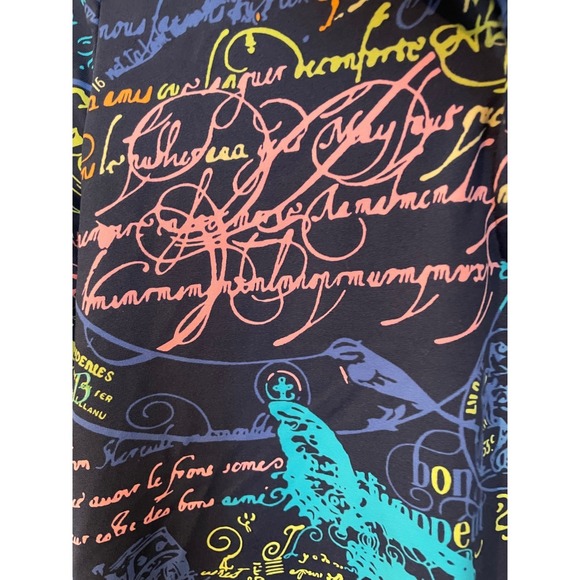 Lulu-B Size XS Ruffle V-Neck 3/4 Sleve UPF 50 Top Paris Print French Script - Picture 8 of 9